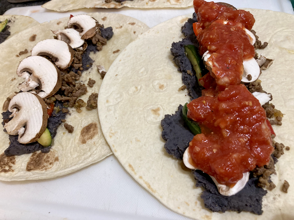 Burritos mit Hackfleisch Bohnen und Pilzen